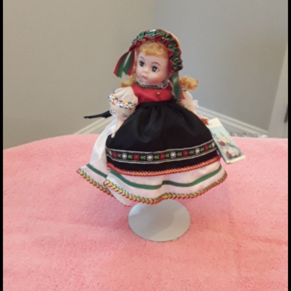 POLAND Madame Alexander Doll